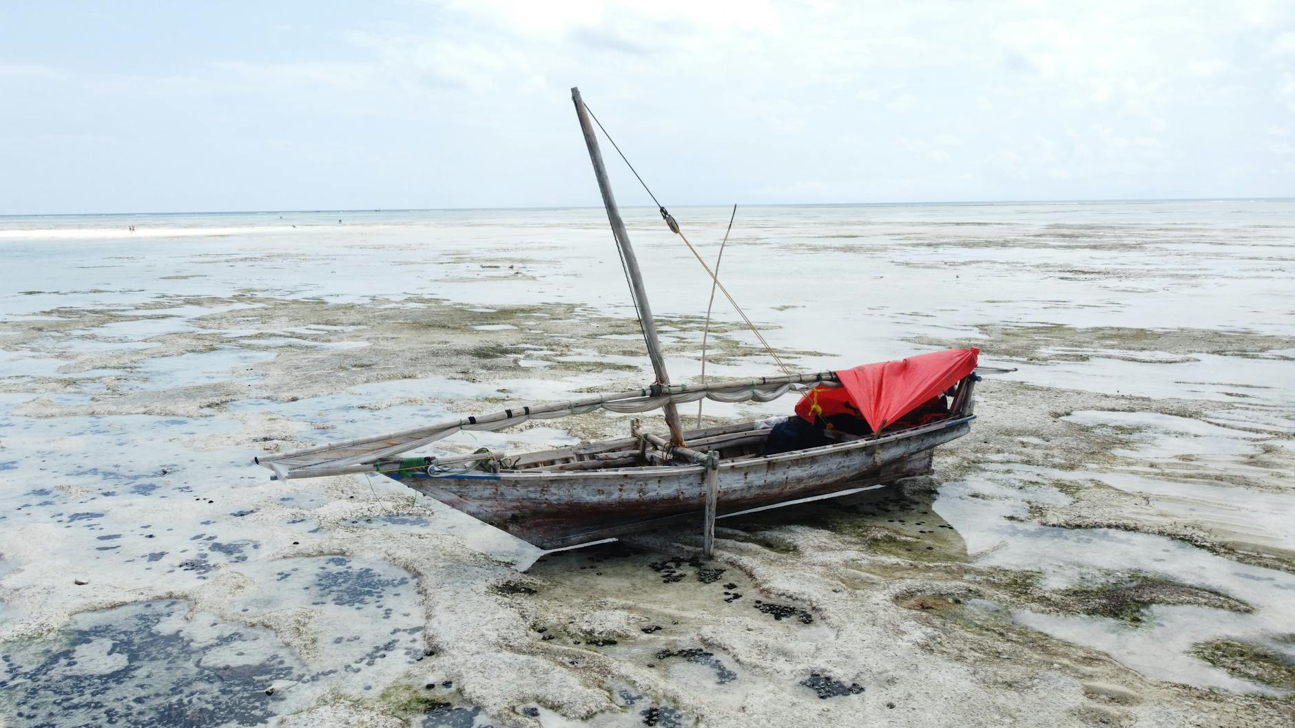Flats fishing boat on shallow crystal-clear water — Key West fishing backcountry guide