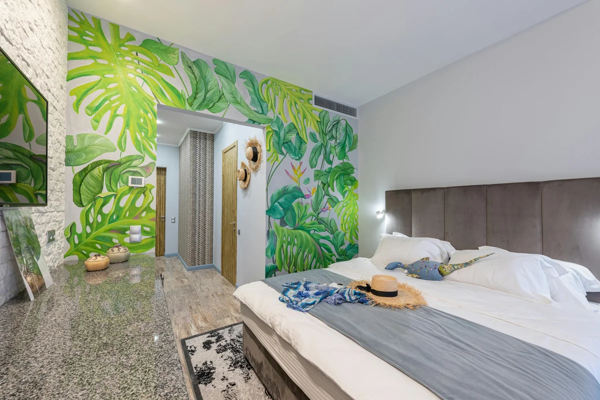 A budget hotel room in Key West