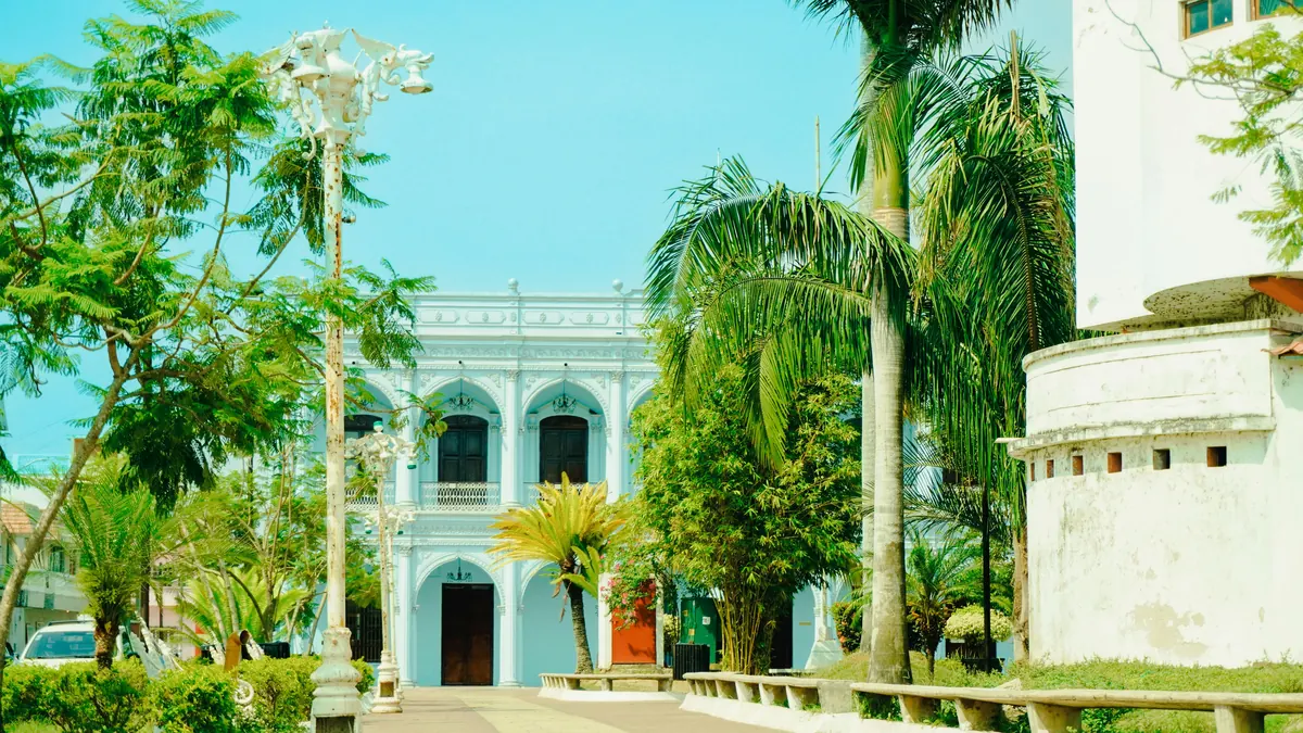 A historic Key West street on the tour