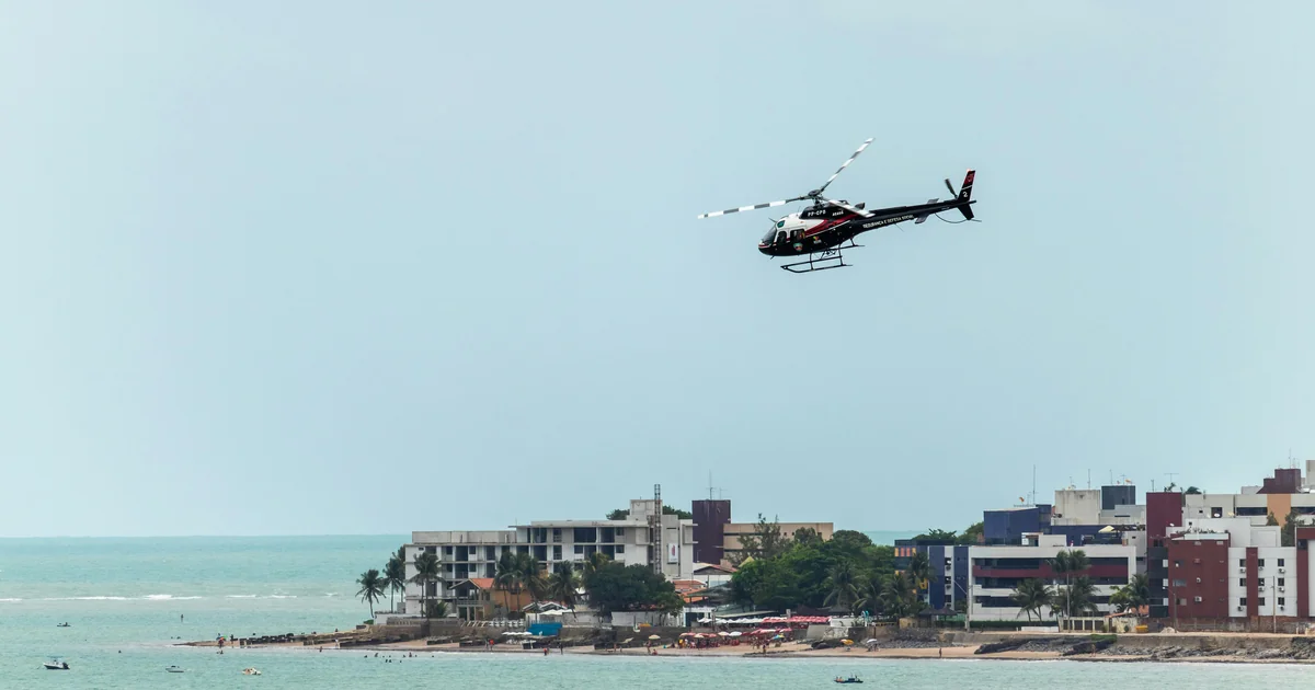 A Key West helicopter tour over the coast