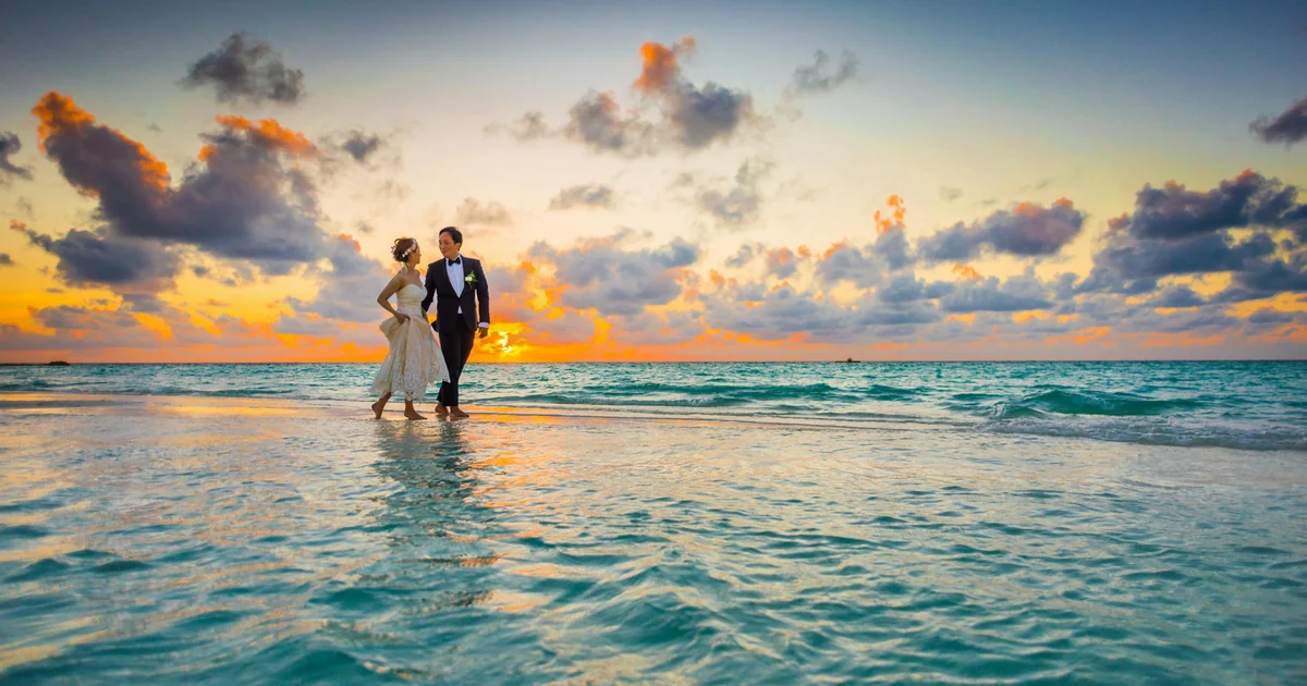 A romantic Key West honeymoon at sunset
