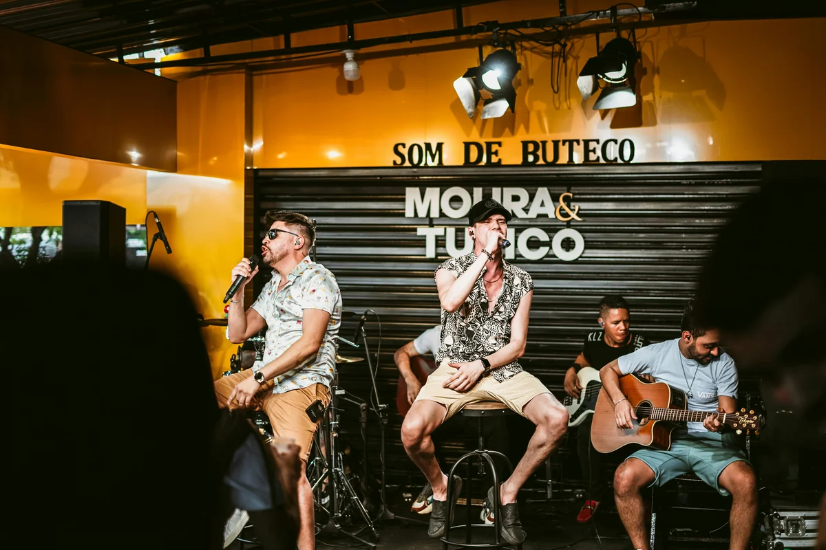 Live music at a Key West bar like Sloppy Joe's